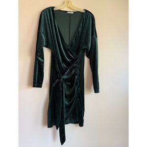 NWOT Zaberry Green Velour Faux Wrap Dress